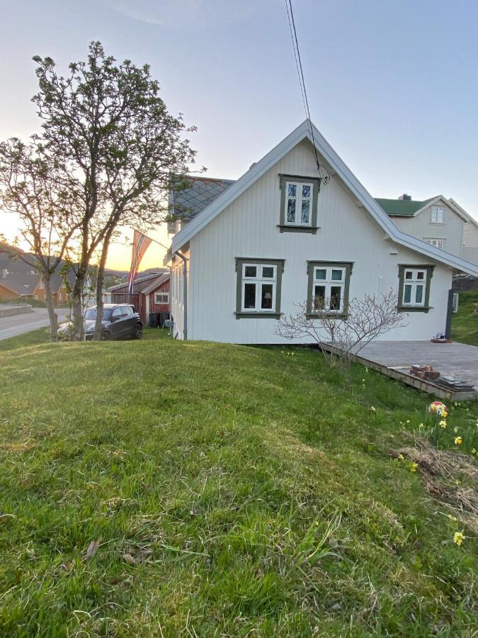 Nordlandshuset "Lottebakken", Ballstad In Lofoten Exterior foto